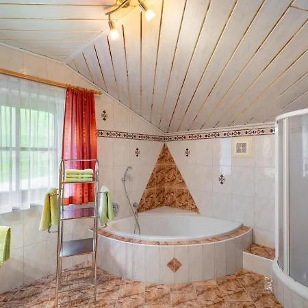 By Interhome アパート