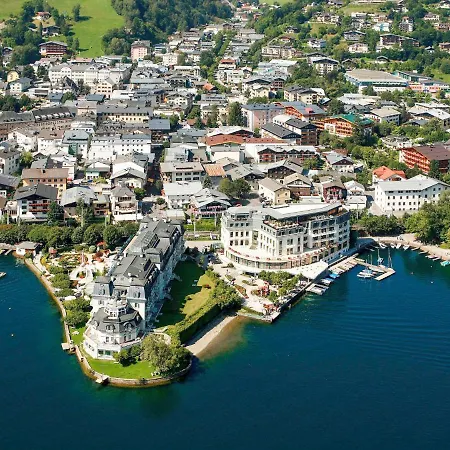 By Interhome アパート